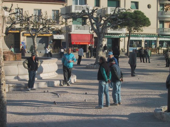 Boules In Cassis
