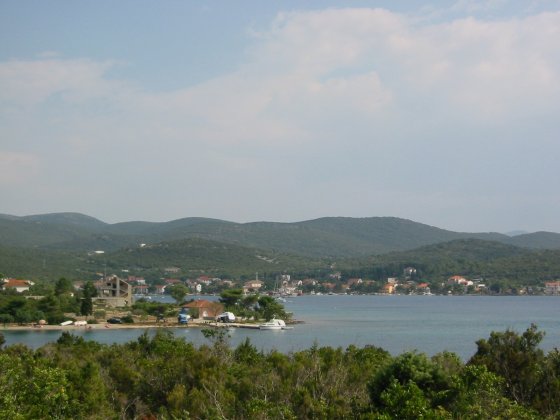 Loviste Bay