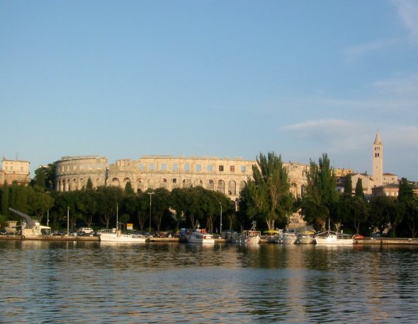 Approaching Pula